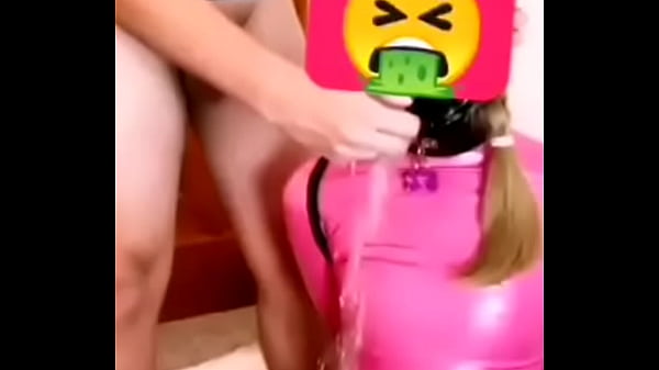 Miss Latex makes dirty Vomit