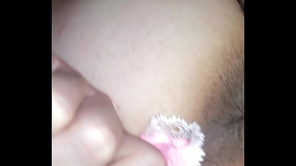 Esposa mexicana amarrada mostrando su ano.