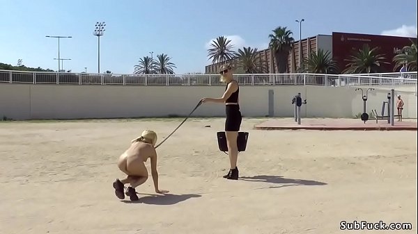 Dirty of food babe fucked in public bar