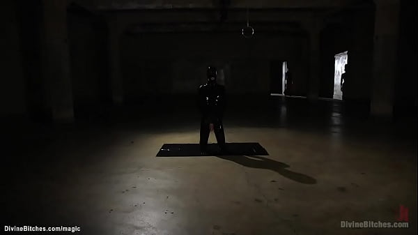 Latex femdom peggingrubber man slave