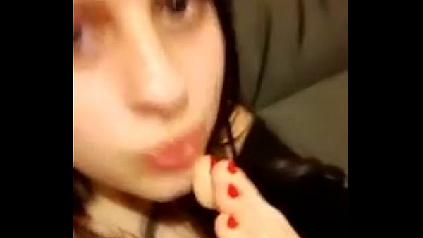 Meus pezinhos molhadinhos amateur candid licking feet and soles