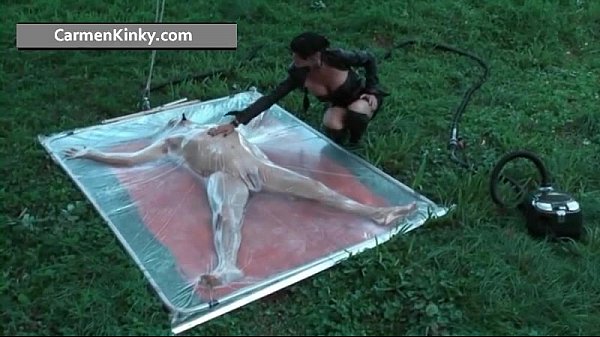 Kinky Carmen enjoys having fun in latex