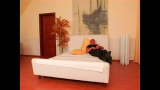 Mouthwatering gf Morgan Moon attacks chopper with mouth